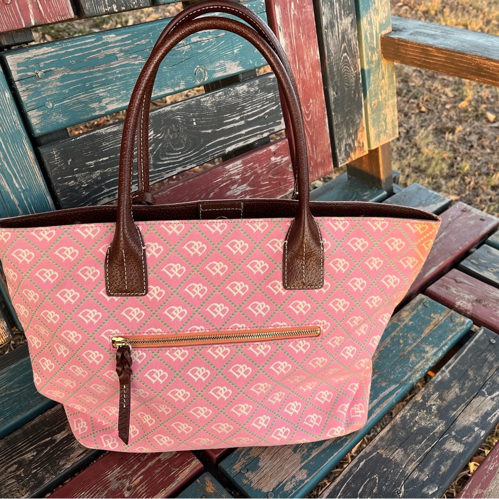 New Vintage Dooney and Bourke Gretta Hanna Tote Bag - Picture 11 of 16